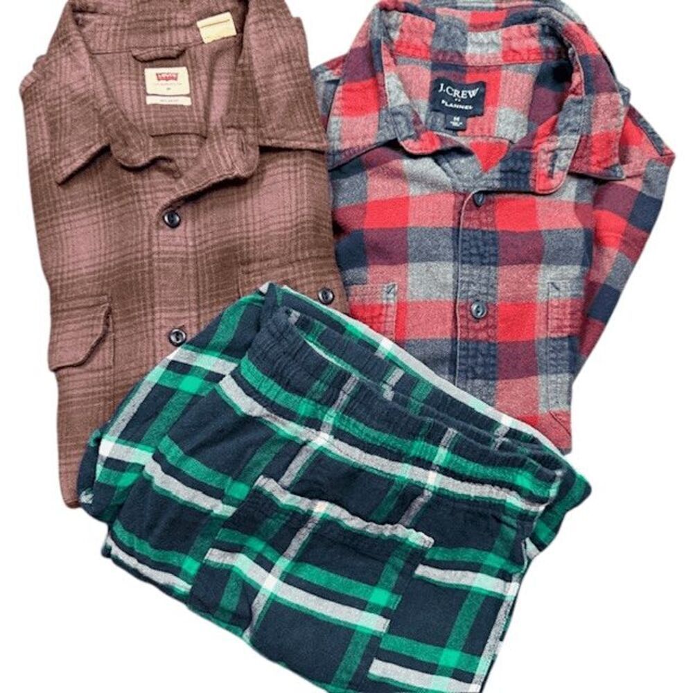Bundle of Men's Flannel‎ J. Crew, Levi's, American Eagle Size Medium